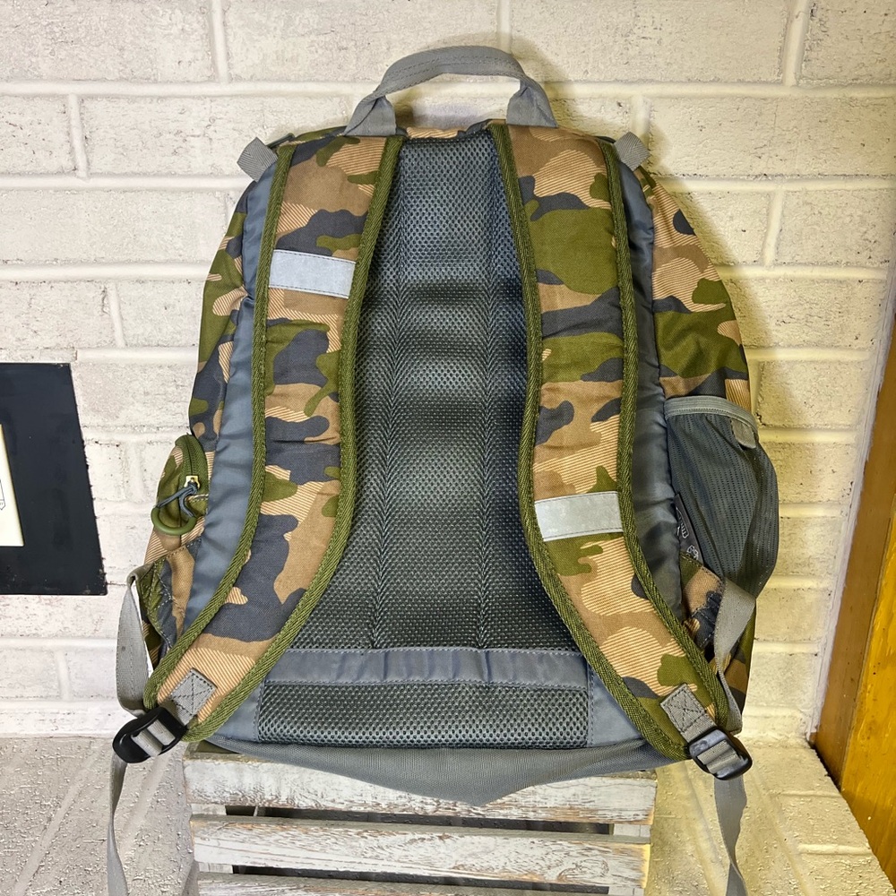 Embark Camouflage Backpack - Picture 6 of 6
